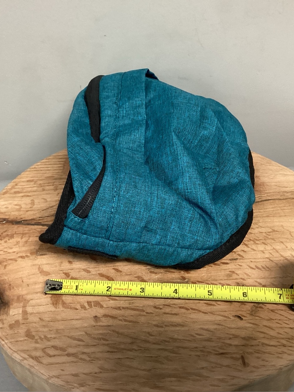 🔵 NWT - Waterfly Hiking Fanny Pack in a Teal Blue Color - Adjustable Straps - Picture 13 of 14
